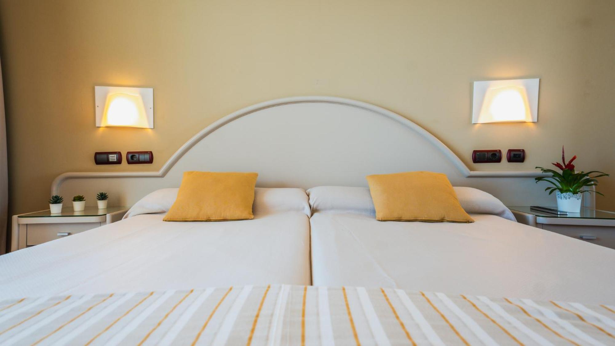 Gran Hotel Costa Del Sol La Cala De Mijas Bagian luar foto