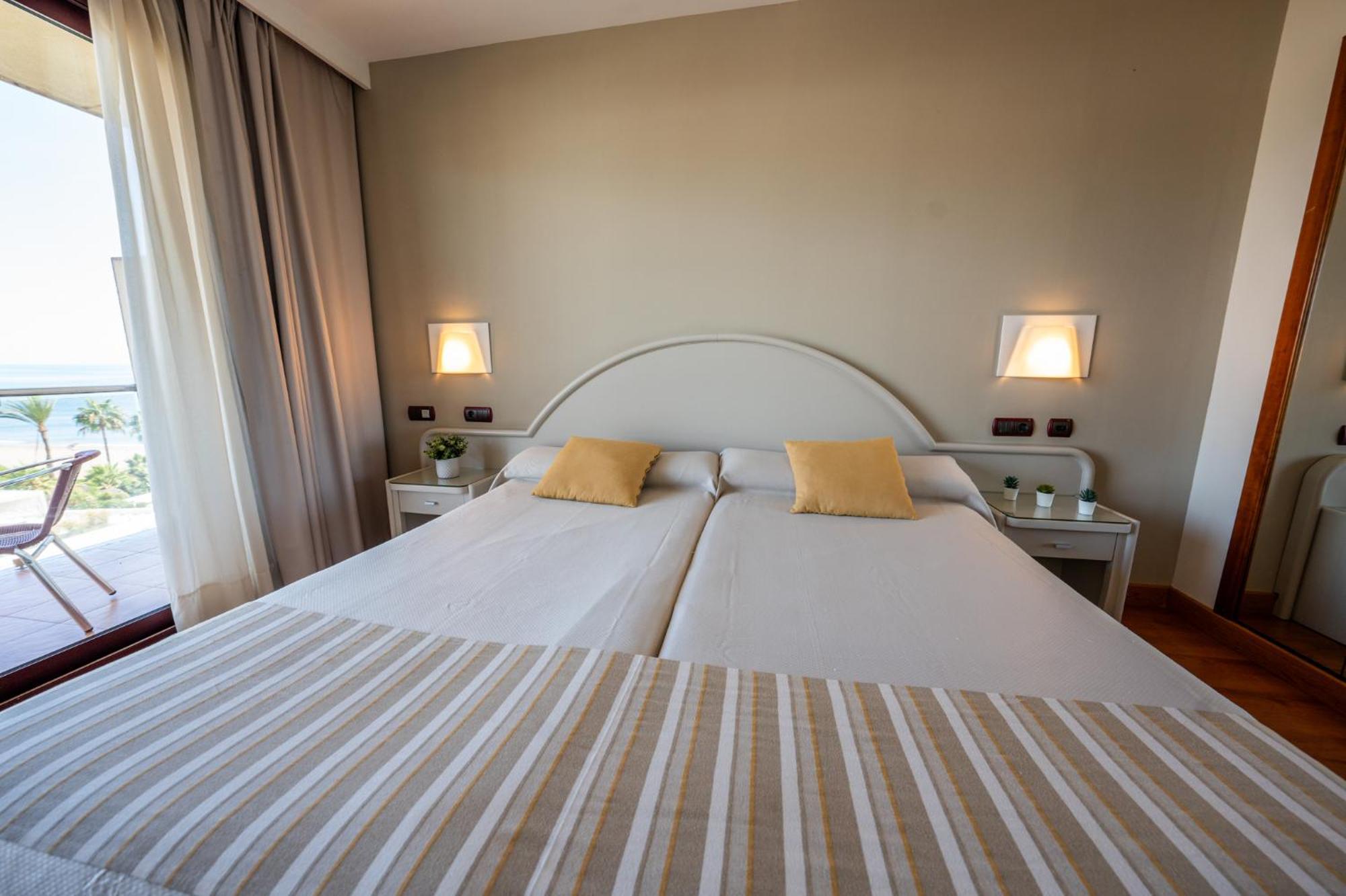 Gran Hotel Costa Del Sol La Cala De Mijas Bagian luar foto